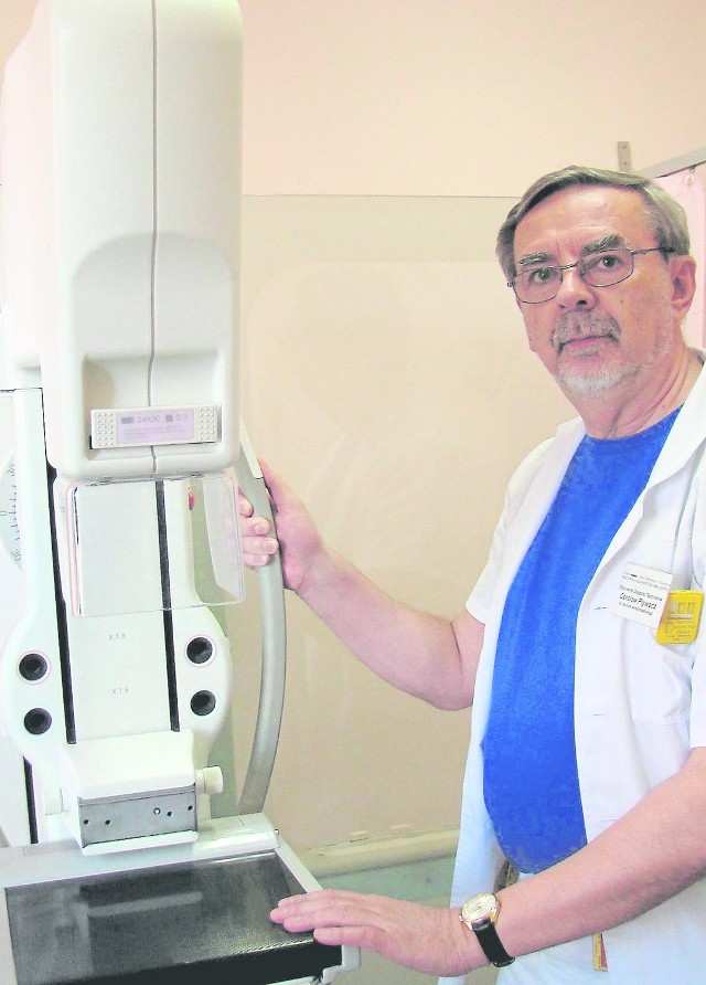Czesław Pływacz, kierownik zespołu techników w oświęcimskim szpitalu liczy, że stary mammograf szybko uda się zastąpić nowym