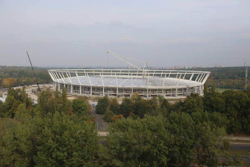 Przykryto już 7 z 40 części (tzw. pól) nowego stadionu