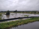 Wzbiera rzeka Rzoska w miejscowości Strażnik w gminie Solec-Zdrój ZDJĘCIA 