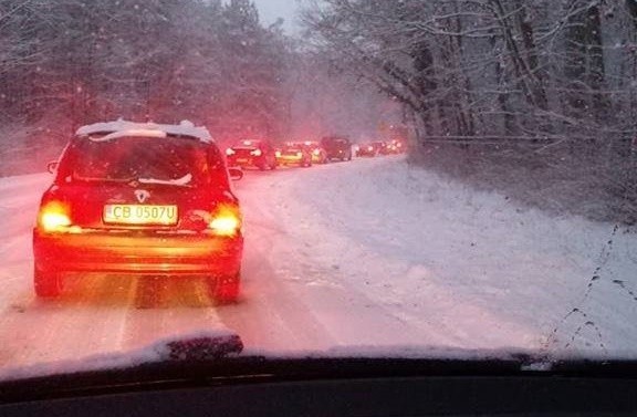 Paraliż komunikacyjny w regionie! Gigantyczne korki, stłuczki [zdjęcia]