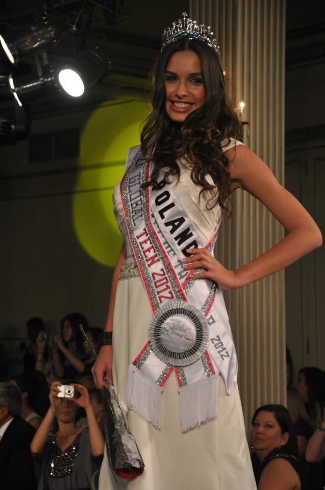 Weronika Szmajdzińska ze Szczecina została wybrana Miss Global Teen 2012.