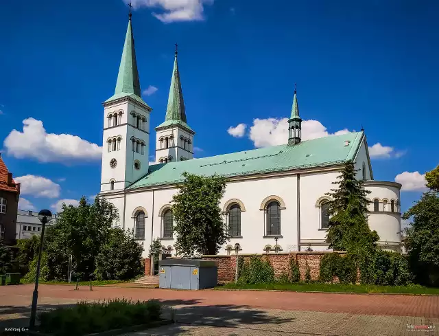 Święty Wojciech jest patronem Mikołowa. Parafia pod wezwaniem tego męczennika istnieje w mieście od czasów średniowiecznych.
