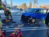 Fiat zderzył się z lawetą na skrzyżowaniu koło Kauflanda w Sandomierzu. Dwie osoby ranne