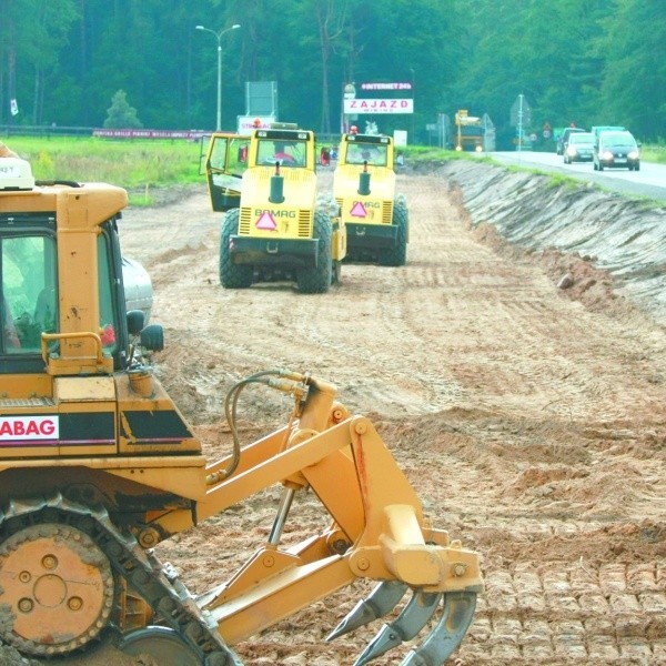 Budowa obwodnicy Wasilkowa rozpoczęła się w lutym 2007 roku. Pół roku później decyzję o wstrzymaniu prac podjął ówczesny premier Jarosław Kaczyński