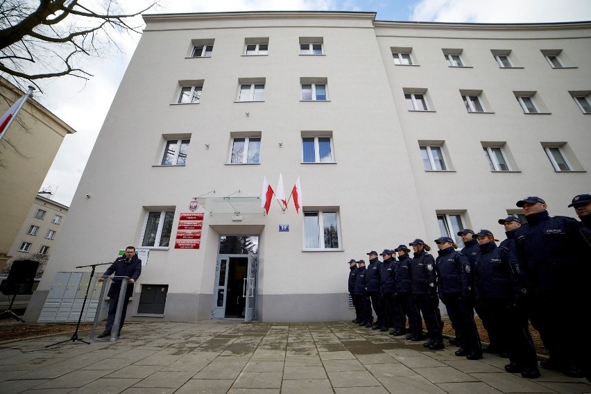 Kraków. Odpicowali im komisariat. Mundurowi wracają na osiedle Zgody