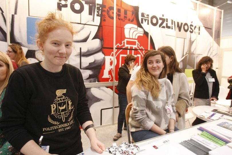 Targi w Łodzi. Dziś rozpoczęły się XXI Łódzkie Targi Edukacyjne. W hali Expo przy al. Politechniki 4 swoją ofertę przedstawia 110 szkół