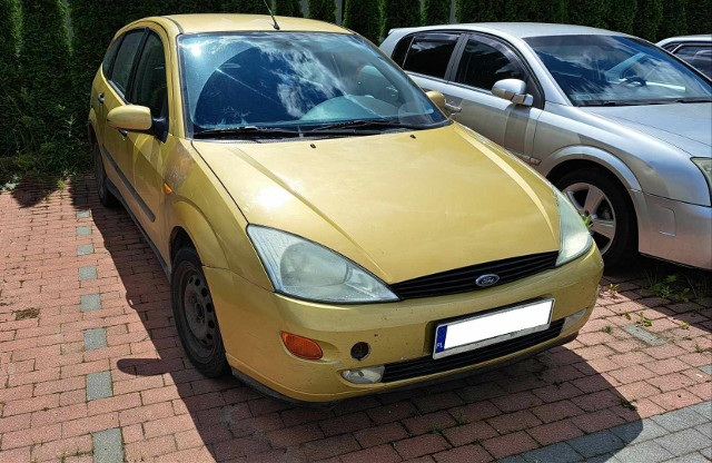 Złoty Ford Focus za 1,5 tys zł i inne aktualne okazje od skarbówki. Sprawdź licytacje w regionie