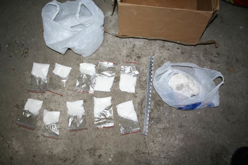 Znaleziono skład kokainy, LSD, extasy i amfetaminy