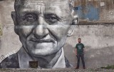 Teofil Ociepka w Bydgoszczy ma swój portret street art! Mural powstał na ścianie KPCK [wideo]