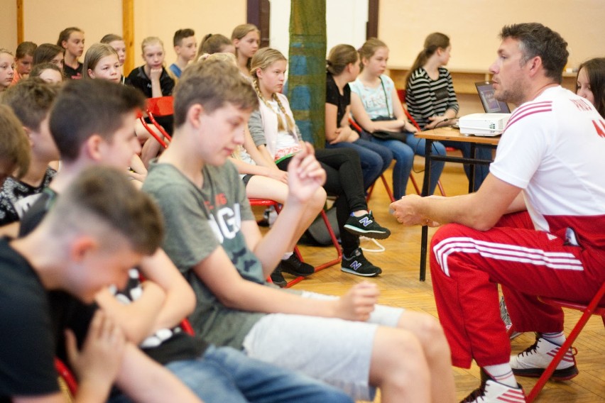 Mistrz świata Marcin Prus gościł w Szkole Podstawowej nr 2 w Słupsku 