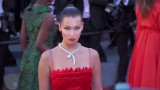 Bella Hadid i jej odważny styl. Najsłynniejsze kreacje modelki