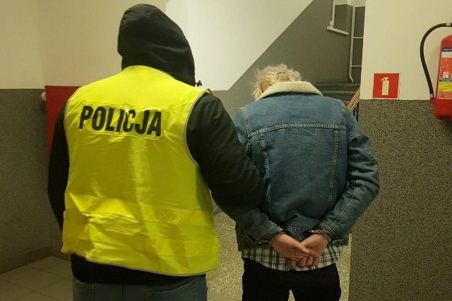 19-letni bydgoszczanin został tymczasowo aresztowany na 2 miesiące za posiadanie narkotyków.