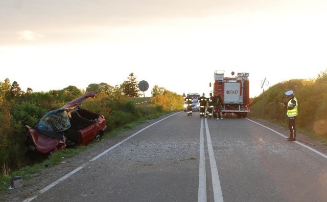 Na odcinku drogi wojewódzkiej nr 211 Czarna Dąbrówka – Rokity doszło do wypadku.