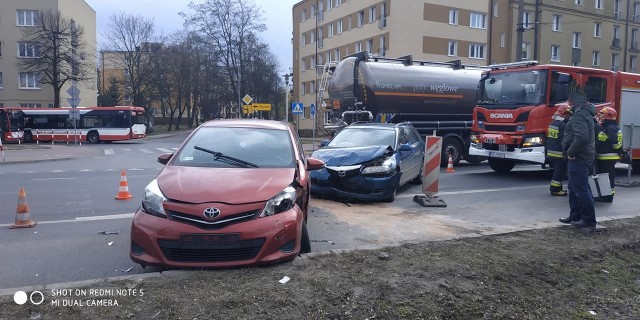 Wypadek na częstochowskim Rakowie. Kolejne zderzenie na skrzyżowaniu Alei Pokoju i Kuncewiczowej