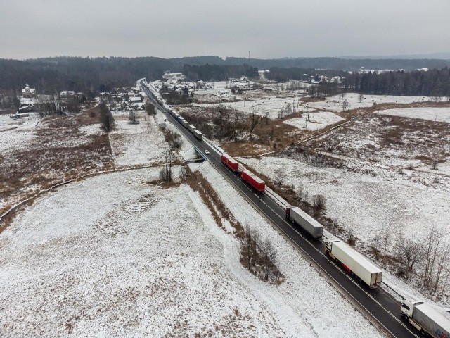 9 lutego szef MSWiA Mariusz Kamiński poinformował, że z uwagi na ważny interes bezpieczeństwa państwa zdecydował o zawieszeniu do odwołania ruchu na polsko-białoruskim przejściu granicznym w Bobrownikach.