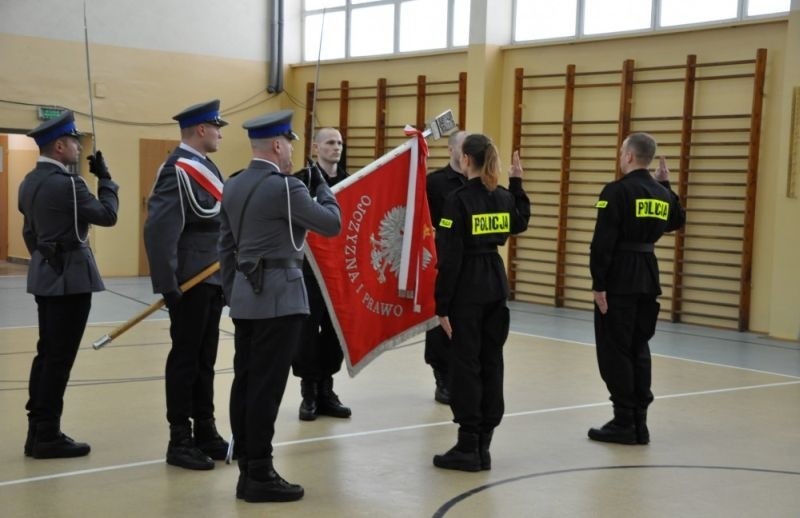 Nowi policjanci w szeregach podlaskiej policji (zdjęcia)