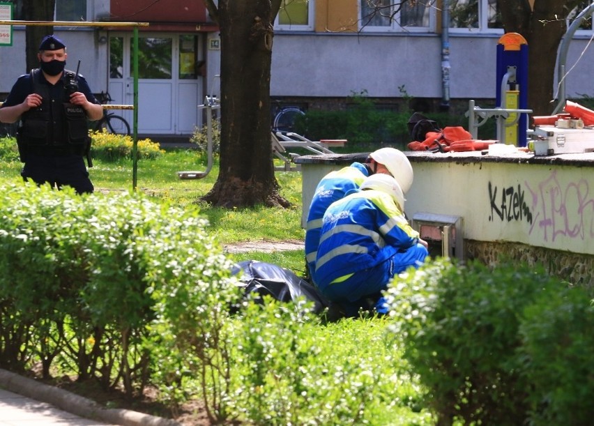 Tragedia w centrum Wrocławia. Nie żyje mężczyzna porażony prądem [ZDJĘCIA]