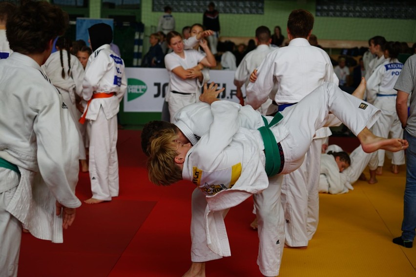 Kraków. Święto judo w hali przy Kolnej. Walczyło 850 zawodników. Młodzież szkolił Paweł Nastula [ZDJĘCIA]