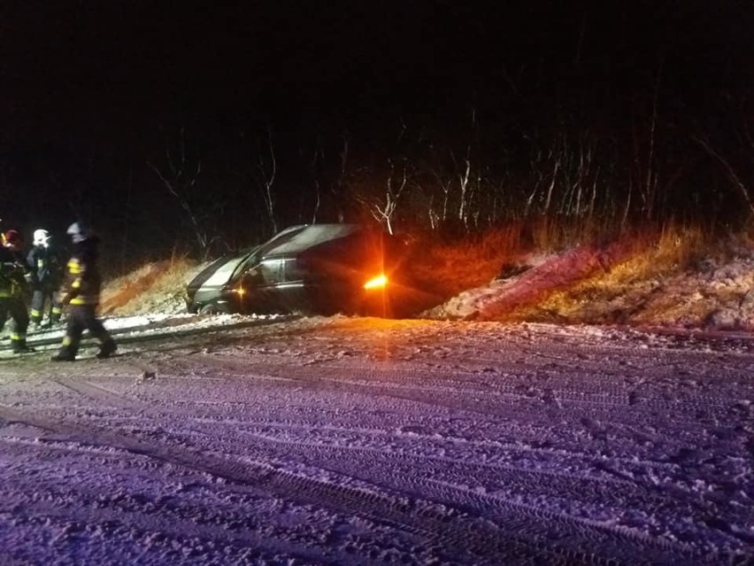 Wypadek w Paczółtowicach. Opady śniegu dają się we znaki kierowcom