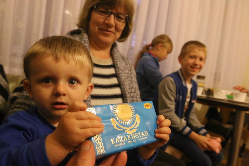 Ludmiła Bujalska z wnukiem Arturem i kazachstańską czekoladą...