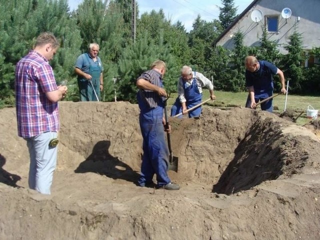 Przytoczna. Przydomowe oczyszczalnie zamiast szamb – tanio i ekologicznieW Dębówku koło Przytocznej ruszyła budowa pierwszej z 36 planowanych przydomowych oczyszczalni ścieków. Władze gminy dostały na to unijną dotację.