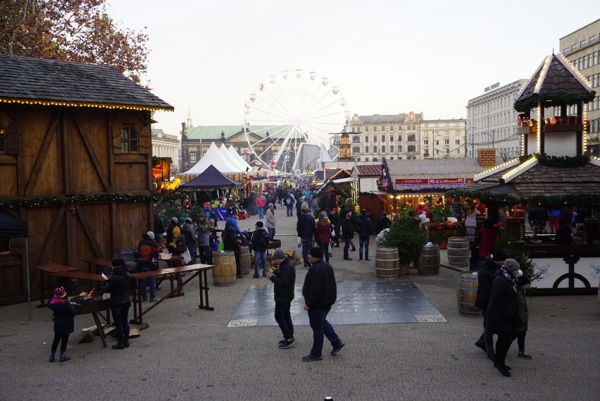 Jarmark na placu Wolności można odwiedzać do 21 grudnia w...