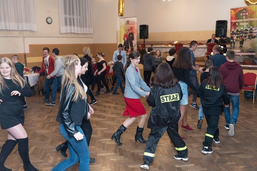 Zabawa. Spotkanie noworoczne Młodzieżowych Drużyn Pożarniczych. Nie brakowało atrakcji [ZDJĘCIA]