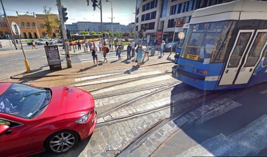 W Google Street View nic się nie ukryje. Wrocławianie przyłapani w różnych sytuacjach! [ZDJĘCIA]