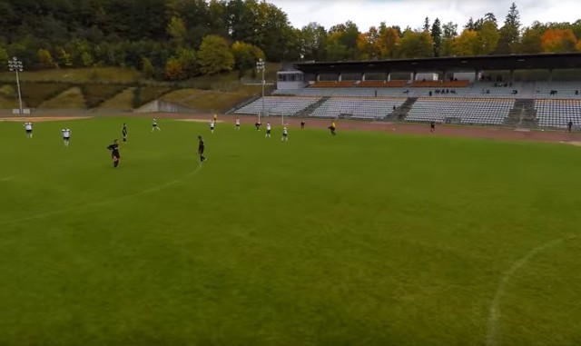 Viktoria Słupsk swoje mecze rozgrywa na Stadionie 650 lecia.