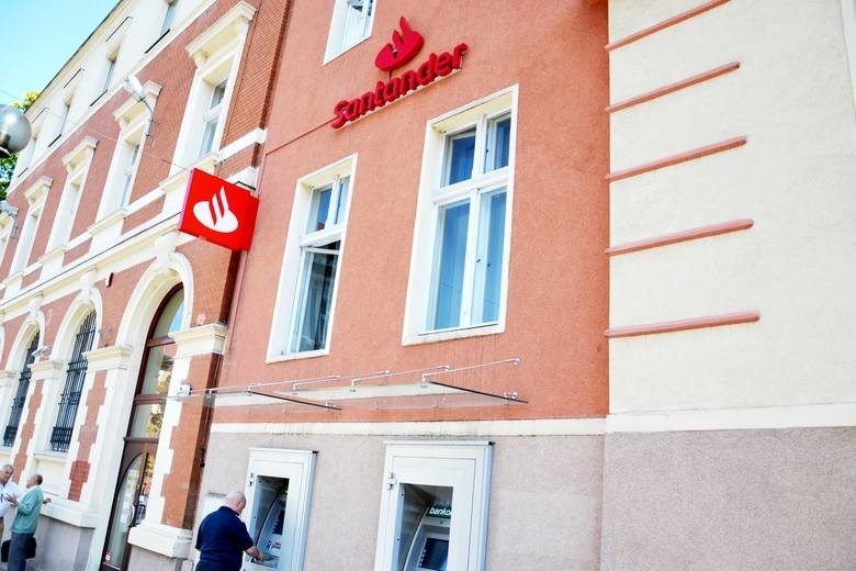 Klientów banku Santander czekają małe utrudnienia w...