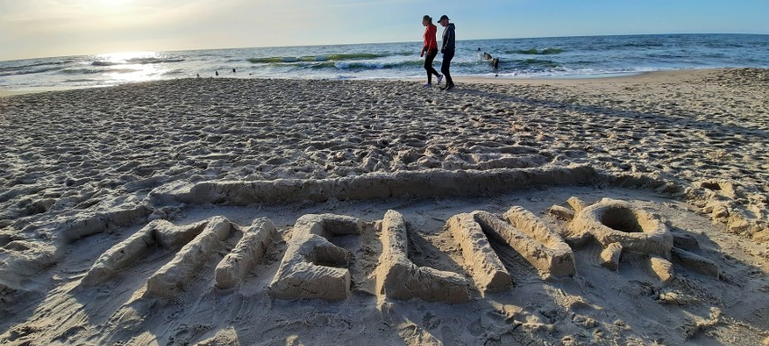 Poniedziałkowe, późne popołudnie na plaży w Mielnie.