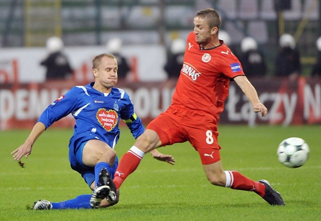 Łukasz Juszkiewicz zapewne z powodu braku widzewskich ofensorów otrzyma szansę gry od pierwszym minut.