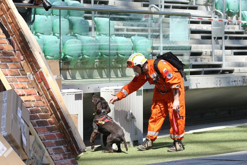 Pozorowany zamach na Stadionie Miejskim