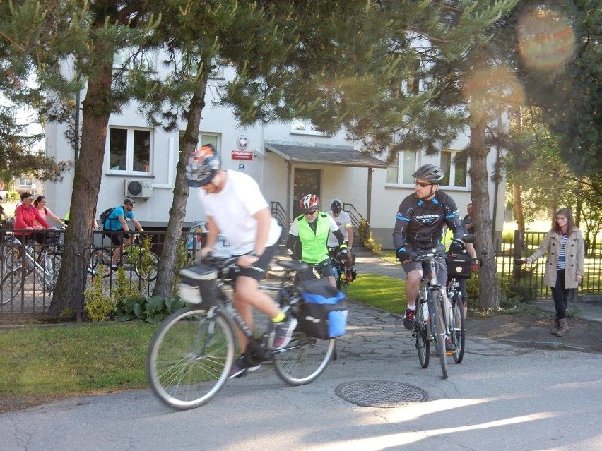 Policjanci na rowerach. Jadą, aby pomóc chorej Wiktorii ZDJĘCIA