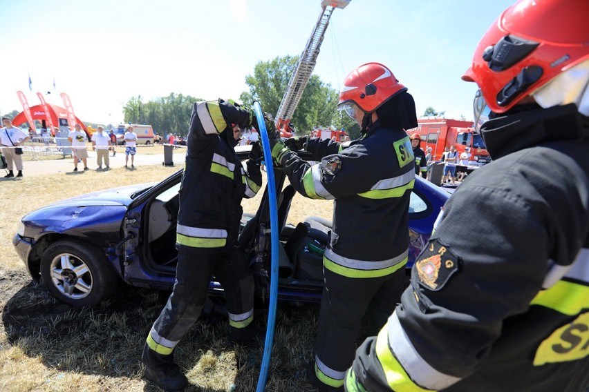 Spektakularne pokazy strażackie ratowników WOPR, straży...