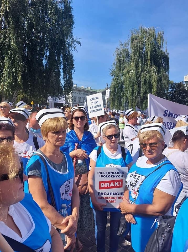 Protest pracowników służby zdrowia. Podlascy medycy o manifestacji w Warszawie: "Maszerowaliśmy jako jeden zespół i czuliśmy jedność"