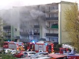 Pożar w piwnicy bloku przy ul. Przedwiośnie w Brzezinach. Akcja gaśnicza trwała ponad 2 godziny