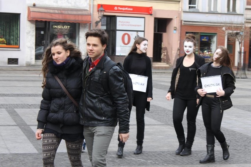 Młodzież z Brzegu bierze udział w akcji "Mam haka...