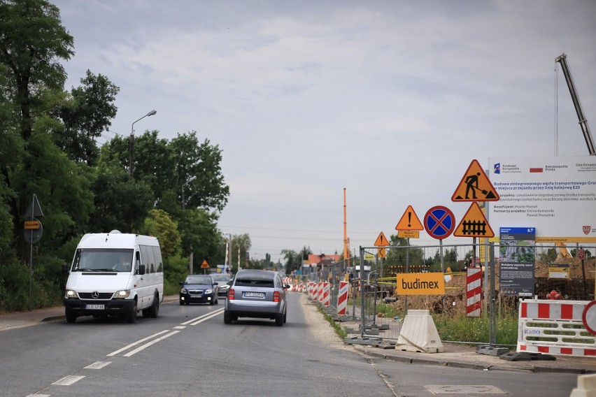 Trwa budowa węzła przesiadkowego na granicy Poznania i...
