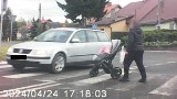 Prawie uderzył w wózek z dzieckiem, a później odjechał. Został zatrzymany dzięki nagraniu z kamerki innego kierowcy