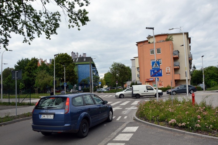 Kierowcy gubią się na skrzyżowaniu. A mieszkańcy, tacy jak...