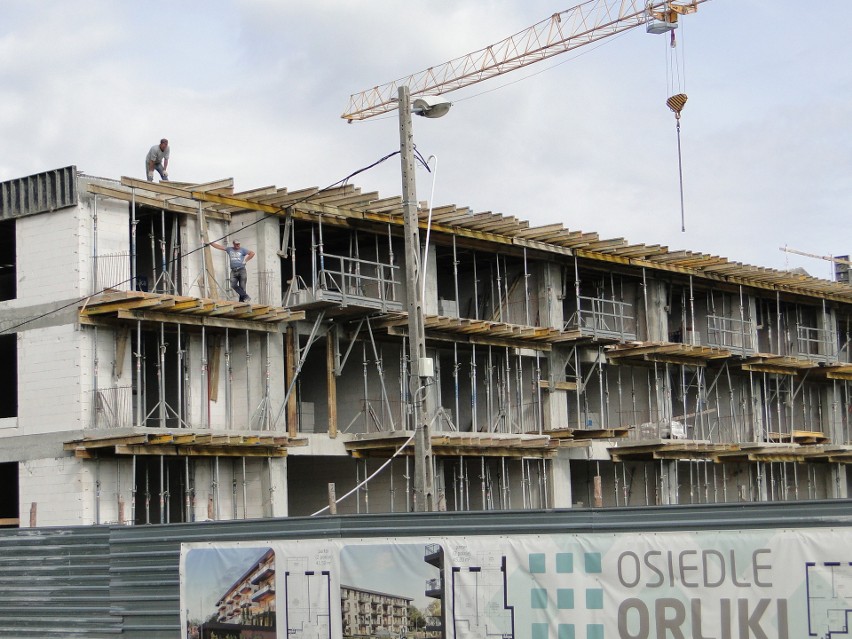 Trwa budowa apartamentowca na osiedlu Orliki w Przysusze. Jaki jest postęp prac? Zobaczcie zdjęcia