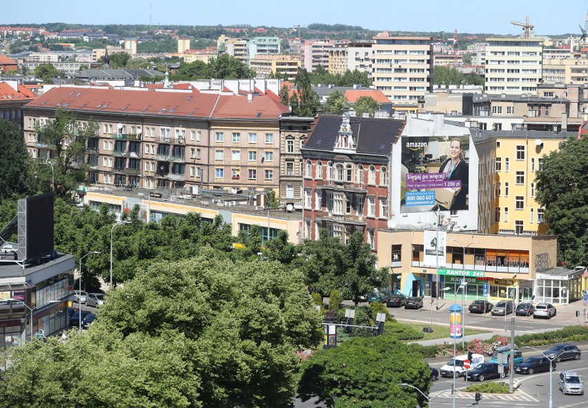 Czarna Perła w Szczecinie już gotowa. Luksusowy apartamentowiec stanął w centrum miasta [ZDJĘCIA, WIDEO]