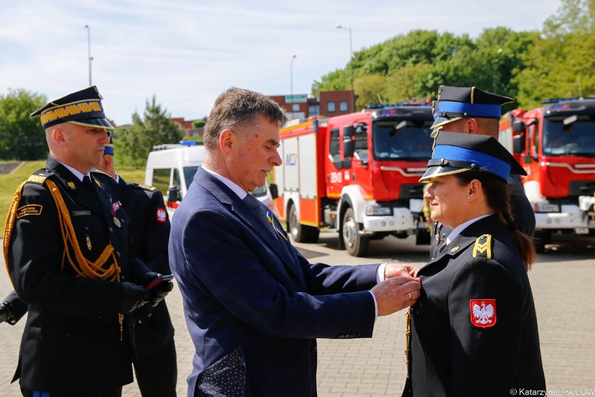 Dzień Strażaka w Lublinie. Wręczono odznaczenia, awanse oraz przekazano nowe samochody pożarnicze