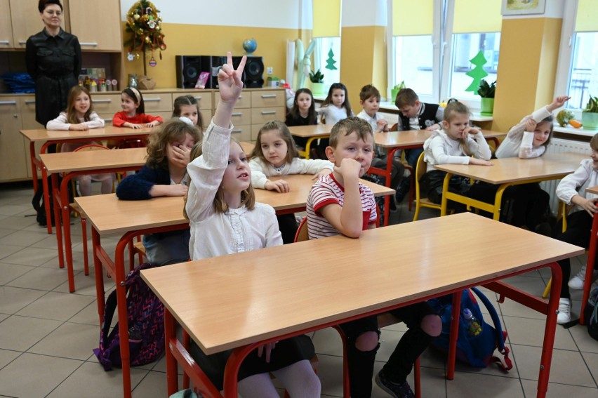 Pierwszaki ze Szkoły Podstawowej w Zajączkowie najsympatyczniejszą klasą w Świętokrzyskiem. Wielka radość z nagród