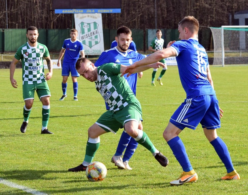 3 liga. Wisłoka Dębica ograła wicelidera z Sieniawy. - W nerwach nie jest łatwo o gola - mówi Ryszard Kuźma [RELACJA, ZDJĘCIA]