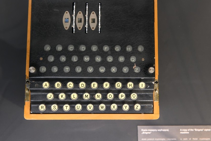 Kopia maszyny szyfrującej „Enigma” zbudowana na podstawie...