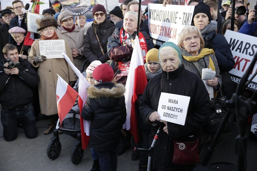Warszawa: Protest rodziców przeciwko warszawskiej Karcie LGBT [WIDEO]