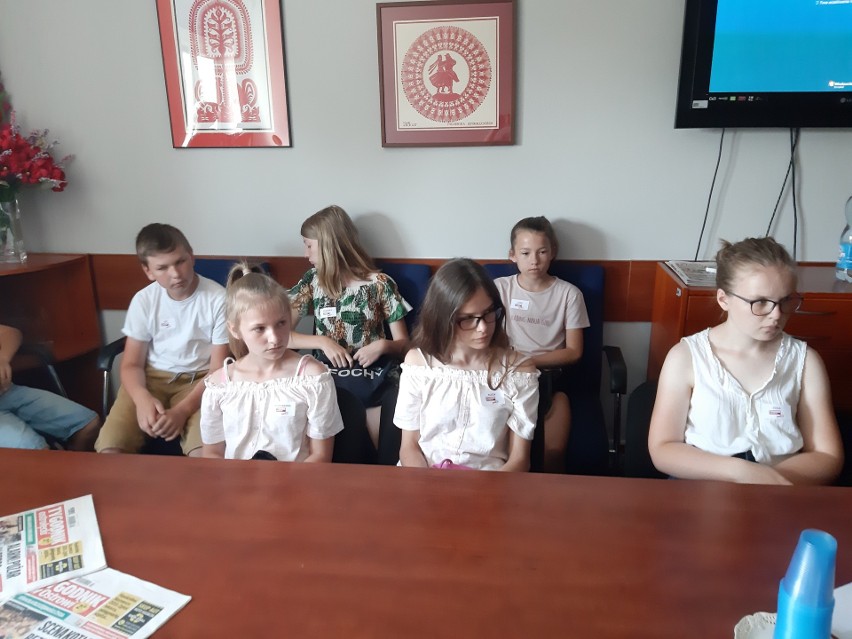 Kunin. Junior Media - warsztaty zakończone wizytą dzieci w redakcji "Tygodnika Ostrołęckiego"