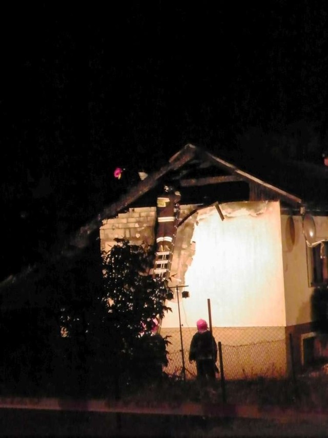 Pożar domu w Pile przy ul. Trzcianeckiej.